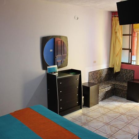 Hotel Guaranducha Inn แคมเปเช ห้อง รูปภาพ