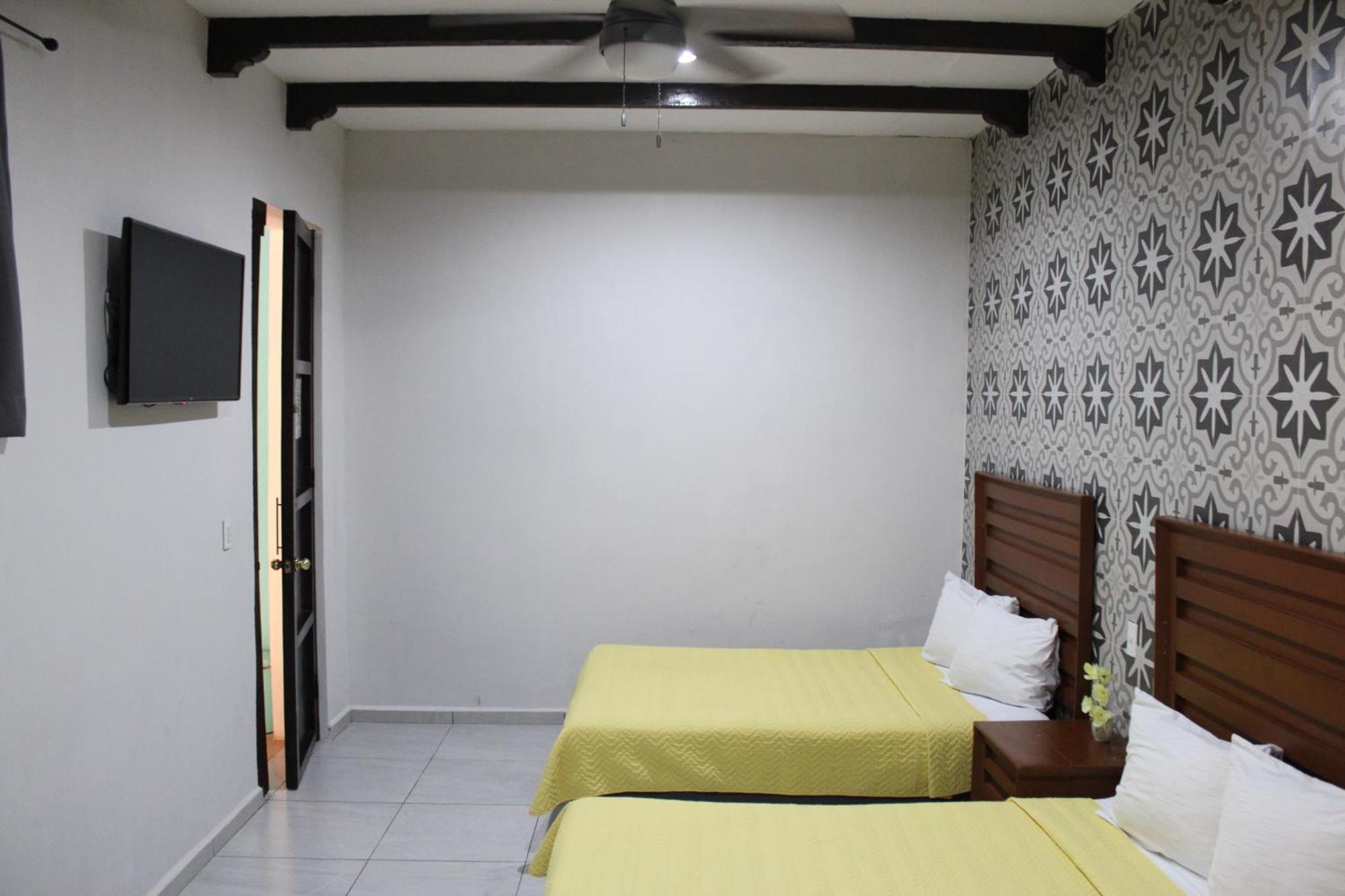 Hotel Guaranducha Inn แคมเปเช ห้อง รูปภาพ